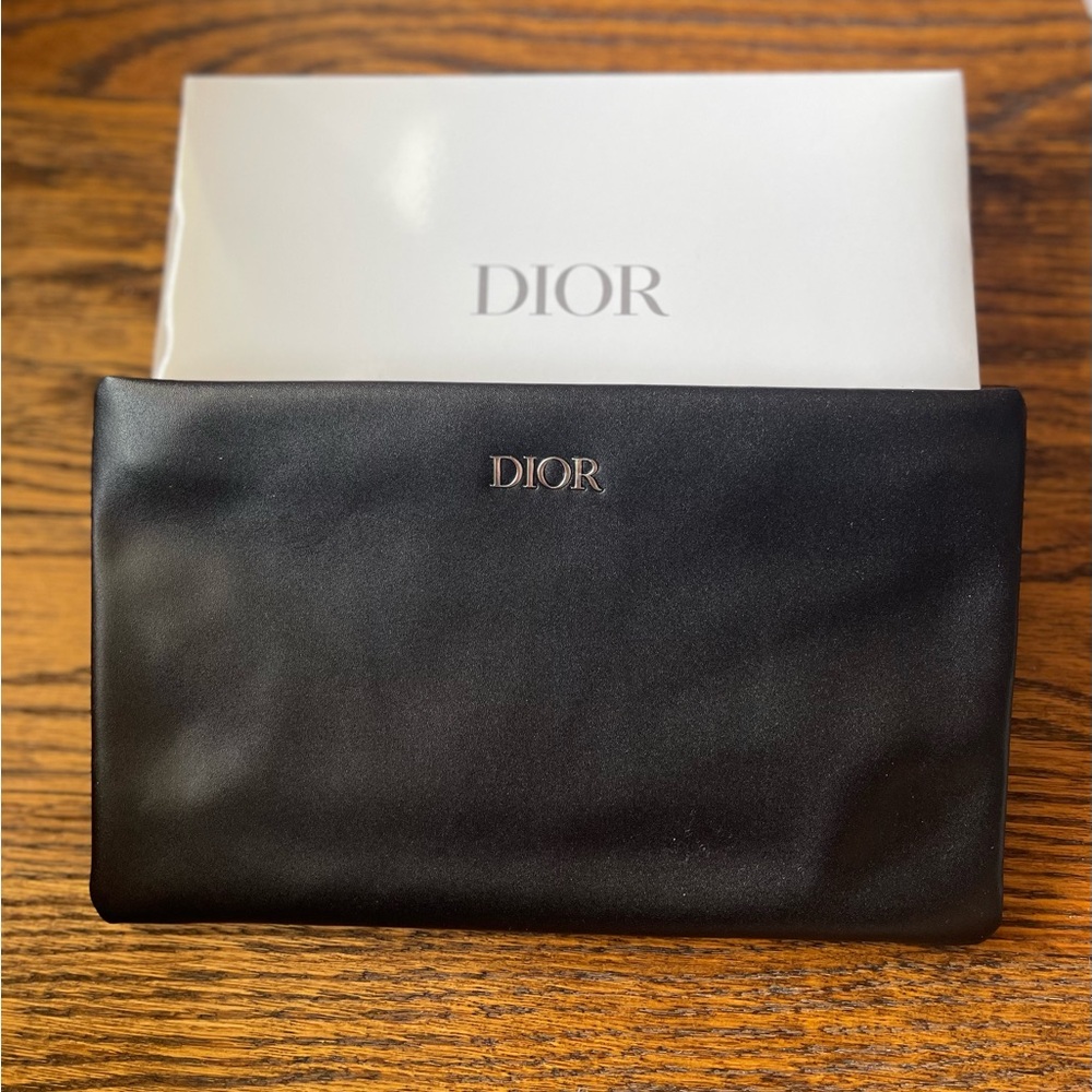 Dior cosmetic clutch with Black and White Houndstooth Interior - Picture 7 of 7